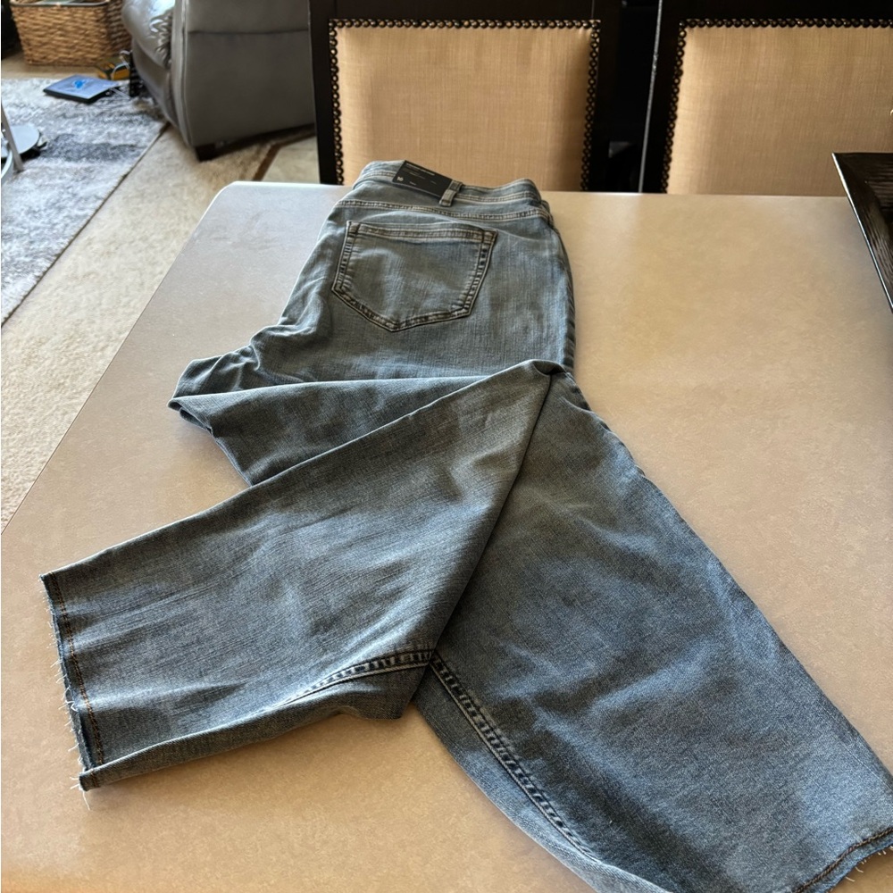 New with tags JJill straight leg crop jean